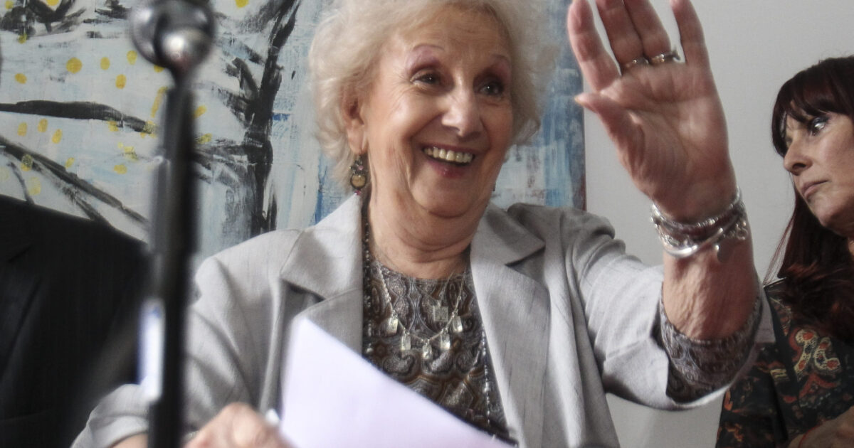 argentina milei taglia i fondi per la memoria storica ma le abuelas ritrovano il 140176 figlio di desaparecidos