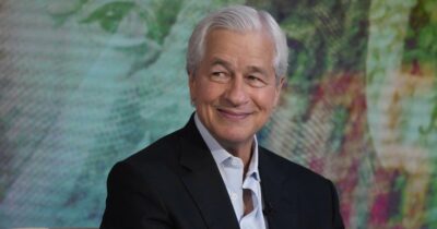 Copertina di Meloni incontra Dimon di Jp Morgan, governo in cerca di soldi per il piano Mattei