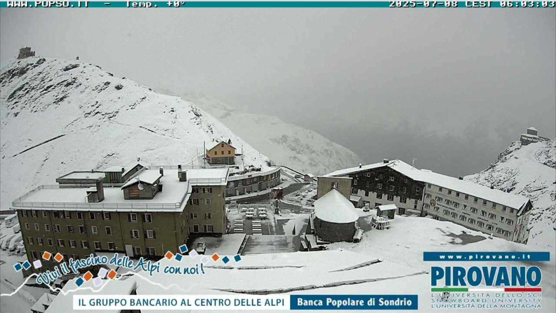 Il Passo dello Stelvio coperto dalla neve: cime imbiancate dopo il grande caldo – Video Il Passo dello Stelvio coperto dalla neve: cime imbiancate dopo il grande caldo – Video