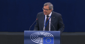 Copertina di Report Ue, M5s: “Dalla Rai alle querele temerarie, certifica il fallimento del governo Meloni”