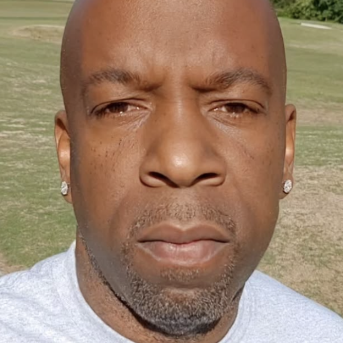 È morto Young Noble, il rapper del collettivo Outlawz si è suicidato con un colpo di pistola