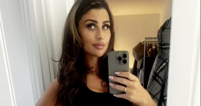 Copertina di “Sono andata ad operarmi al seno in Turchia per risparmiare, ma il capezzolo è andato in necrosi. Tutti mi avevano avvertito di non andarci, ma pensavo di saperne di più”. La storia di Chloe Roiser