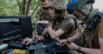 Copertina di Così gli 007 americani sfruttano il riarmo dei 27