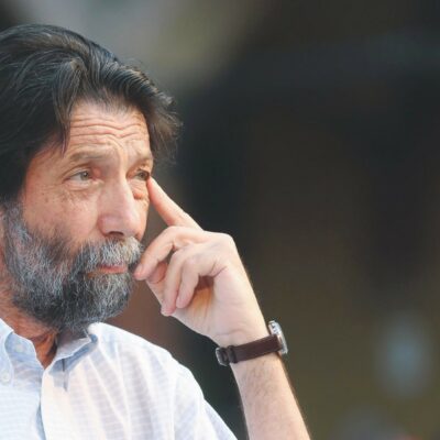 Copertina di Massimo Cacciari: “I capoccia locali fanno muro. Ma Pd e 5Stelle devono unirsi”