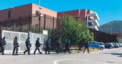 Copertina di Securitari part-time: il paradiso degli evasi