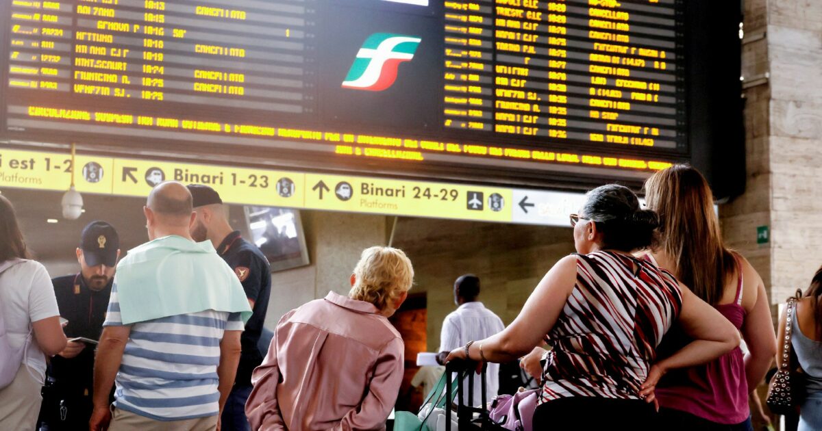 sciopero generale venerd236 a rischio i trasporti e manifestazioni in tutta italia da Ilfattoquotidiano.it sciopero generale venerd236 a rischio i trasporti e manifestazioni in tutta italia