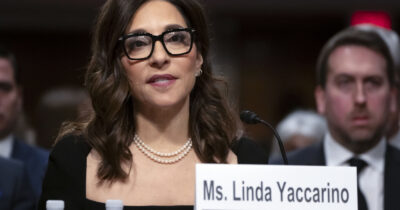 Copertina di L'amministratrice di X, Linda Yaccarino si dimette dopo l'"impazzimento" del sistema Ia della piattaforma