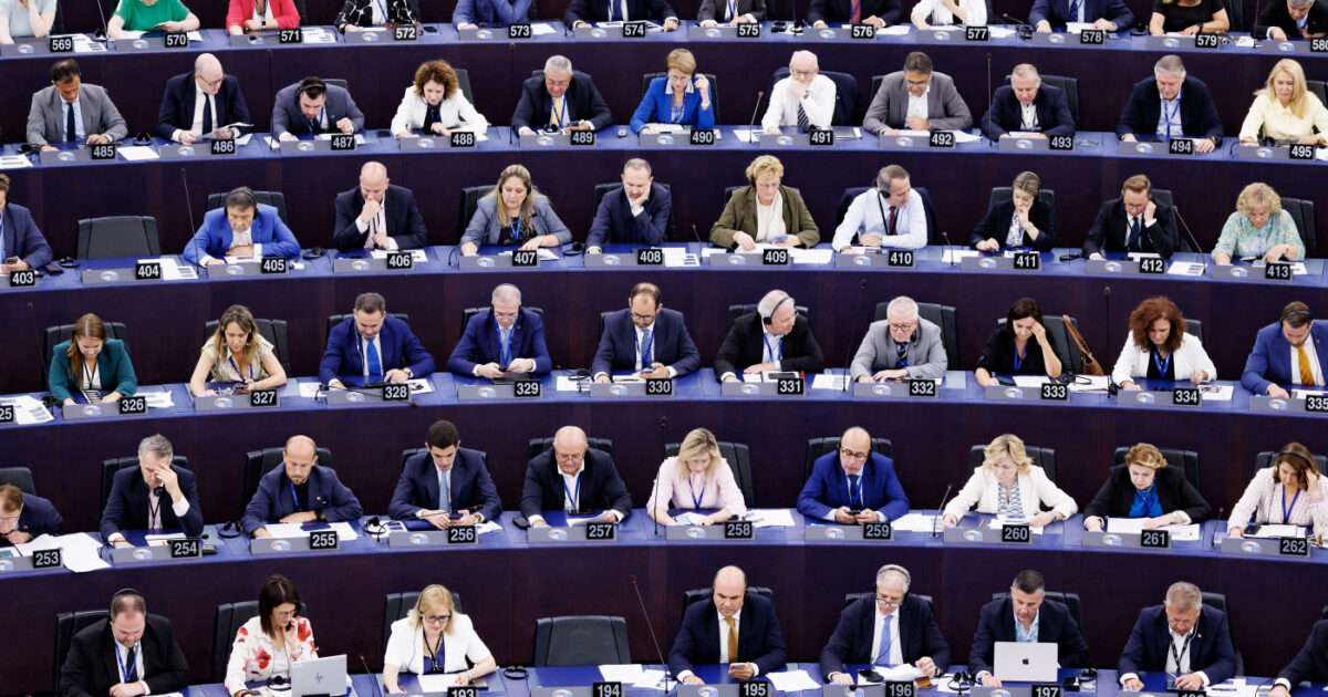 Misure più dure contro la Russia e altre armi a Kiev: governo e Pd si spaccano (di nuovo) sulla risoluzione al Parlamento Ue Misure più dure contro la Russia e altre armi a Kiev: governo e Pd si spaccano (di nuovo) sulla risoluzione al Parlamento Ue