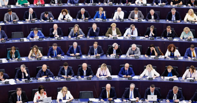 Misure più dure contro la Russia e altre armi a Kiev: governo e Pd si spaccano (di nuovo) sulla risoluzione al Parlamento Ue