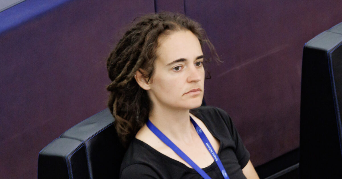 Carola Rackete lascia il Parlamento europeo: l’ex capitana Sea Watch si dimette