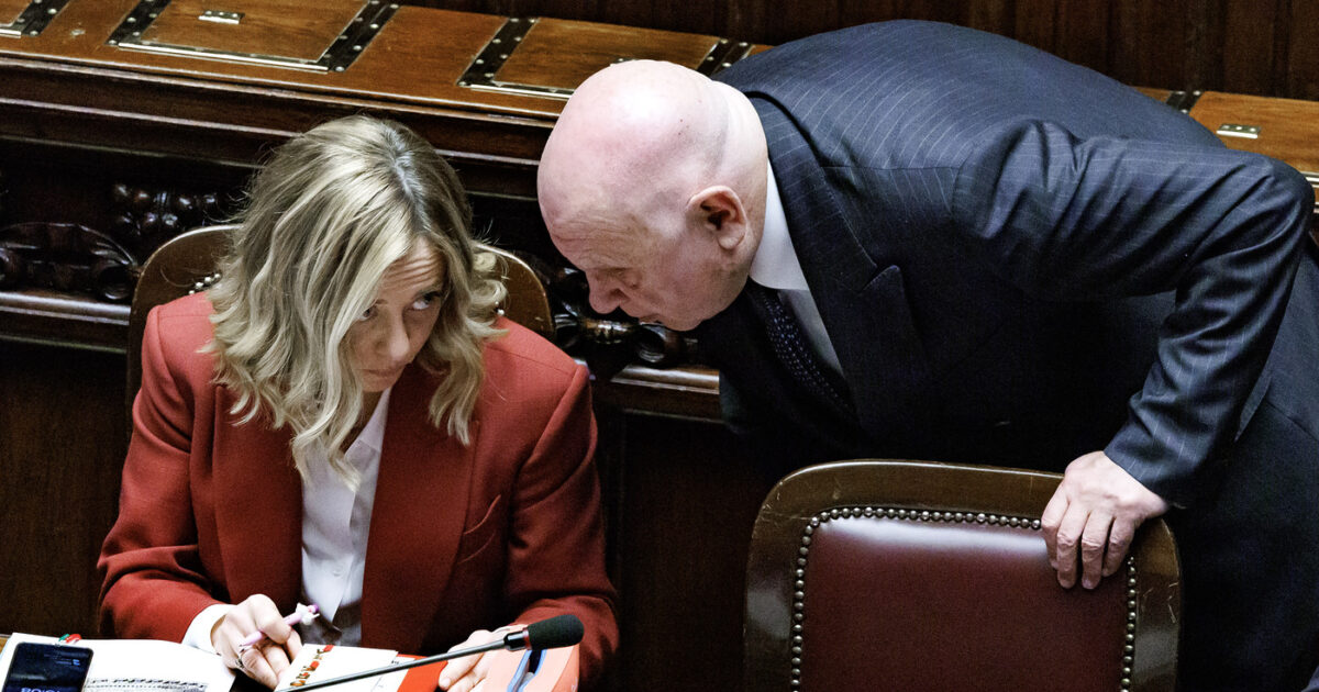 Caso Almasri, le opposizioni all’attacco: “Nordio ha mentito, si dimetta”. “Meloni è la regista, venga in Aula” Caso Almasri, le opposizioni all’attacco: “Nordio ha mentito, si dimetta”. “Meloni è la regista, venga in Aula”