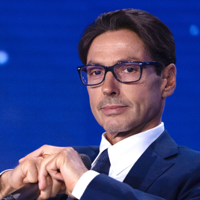 Pier Silvio Berlusconi: “Corona? Non abbiamo perso tempo e non vogliamo perderlo oggi. Ci siamo difesi da menzogne e insulti. Signorini non lo sento da un po”. E sul referendum nessuna sorpresa: “Voto sì”