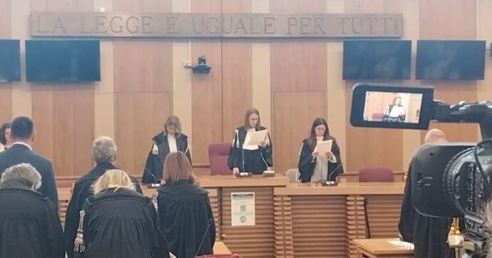 Caso Bibbiano, i giudici nelle motivazioni: “Impianto accusatorio debole e clamore mediatico devastante”
