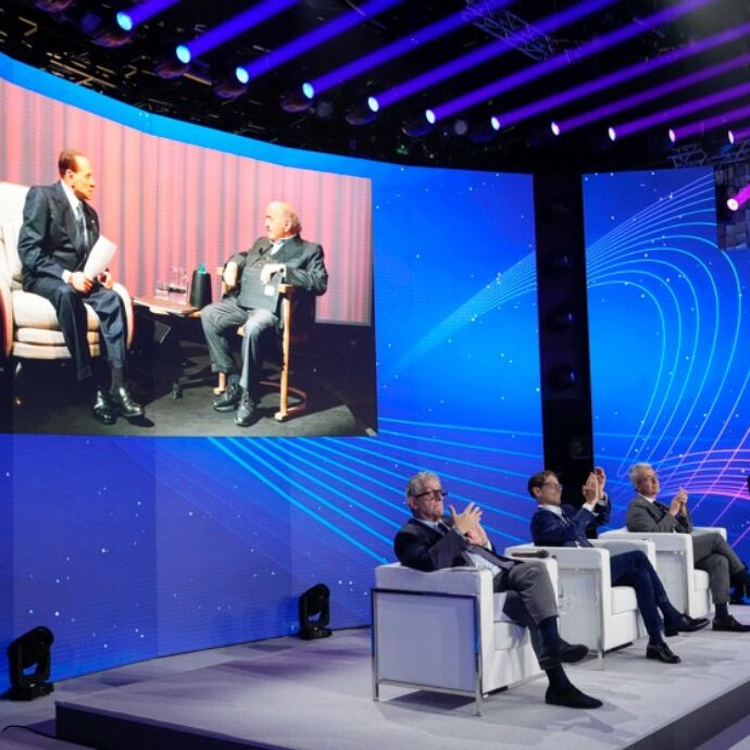 Palinsesti Mediaset, su Rete4 arrivano Labate e Rampini. Giambruno torna in video, Striscia la Notizia sì ma “con altri esperimenti prima e dopo”, per Toffanin via alle interviste su politica e attualità
