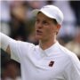 Copertina di Wimbledon, sarà Sinner-Djokovic in semifinale: l’azzurro batte Shelton, Cobolli si arrende al serbo