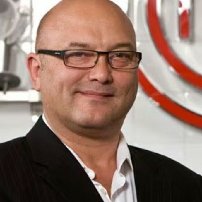 “Bullo con la testa pelata”: Rod Stewart contro Gregg Wallace, il conduttore di Masterchef Uk licenziato dalla Bbc. La storia