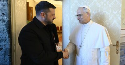 Copertina di Negoziati Russia-Ucraina in Vaticano? Ecco perché Papa Leone sa che Mosca non accetterà mai: lo dice la storia
