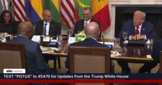 Copertina di La nuova figuraccia di Trump: si complimenta col presidente della Liberia per l’inglese (ignorando che è la lingua ufficiale)