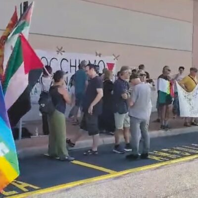 Copertina di A Brescia lettera disciplinare al lavoratore che denunciò il carico d’armi in aeroporto
