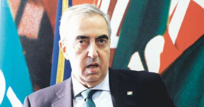 Copertina di Il povero Gasparri, azzerato dai B.