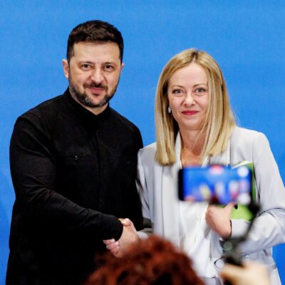 Copertina di I volenterosi rilanciano le truppe, Meloni frena. “Sì” alle sanzioni Usa