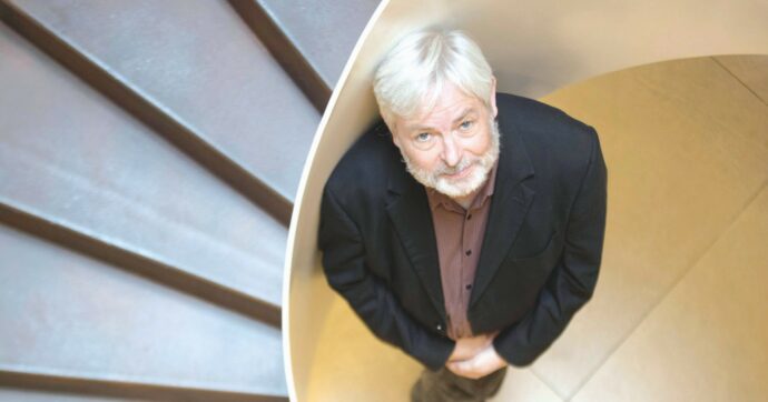 Jonathan Coe: “Con l’umorismo affronto  i miei problemi insolubili”