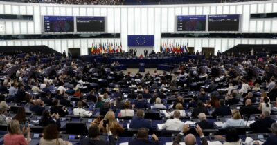 Copertina di L’ Europarlamento respinge la sfiducia: inchino Pd a Ursula, FdI assente al voto