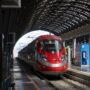 Copertina di Treni, agosto tra cantieri e disagi: 100 minuti in più per Milano-Roma. Assoutenti: ‘Indennizzi per i passeggeri’