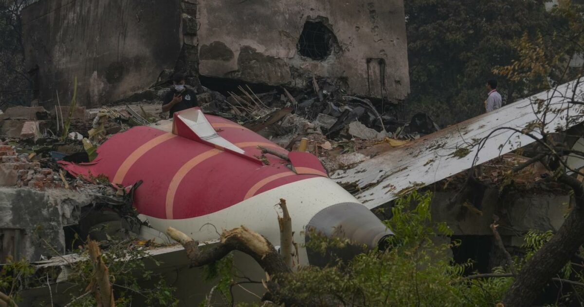 volo air india precipitato l8217inchiesta si concentra sui piloti i motori sono stati spenti nessun problema dell8217aereo