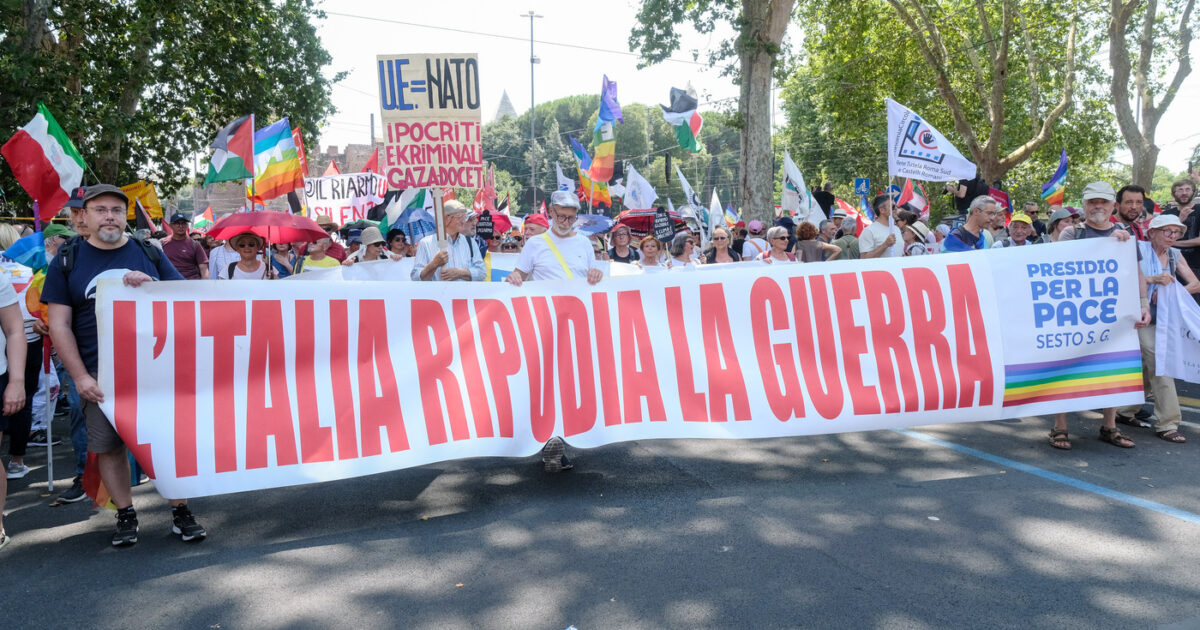 i comuni approvino delibere contro il riarmo e le mandino al governo la mobilitazione dal basso di stop rearm europe