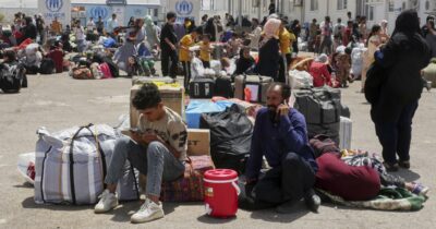 Copertina di Nessuno vuole più i rifugiati afghani, i Paesi che li ospitano vogliono rimpatriarli: rischio crisi umanitaria