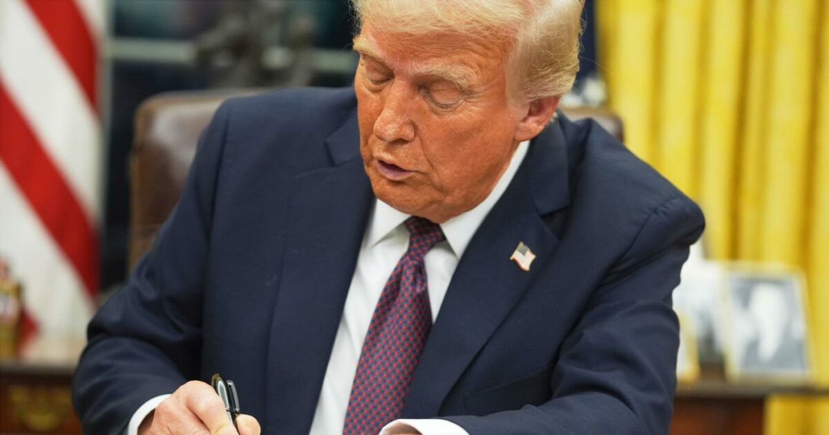 Truump impone dazi del 35% al Canada dal 1° agosto. In arrivo anche la lettera per l’Unione europea Truump impone dazi del 35% al Canada dal 1° agosto. In arrivo anche la lettera per l’Unione europea