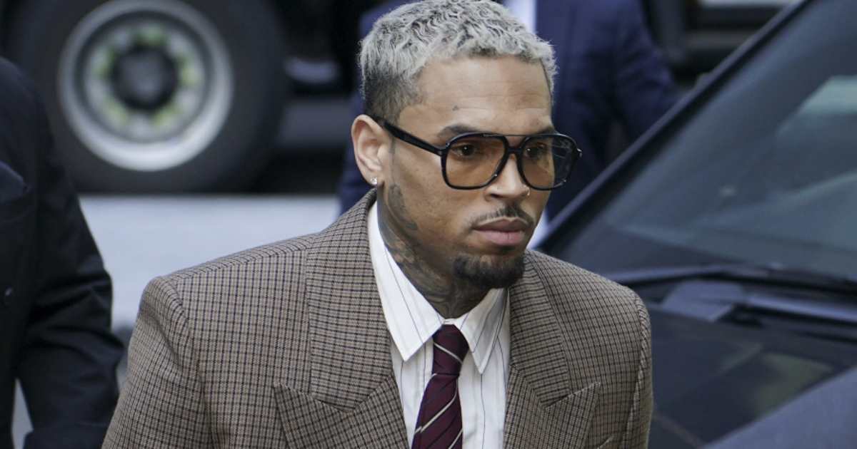 non ho colpito nessuno con la bottiglia di tequila al club chris brown nega tutto in tribunale