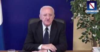 Copertina di De Luca e la solidarietà a Francesca Albanese: “Una vergogna le sanzioni Usa e le volgari aggressioni social”