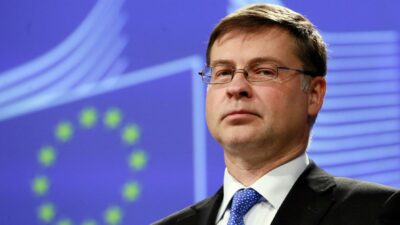 Copertina di Tassazione degli extraprofitti energetici, Giorgetti: “Consenso in Ue si allargherà”. La Commissione: “In questa fase nessuna proposta europea”