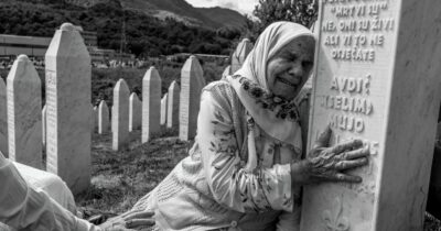 Copertina di Srebrenica, ancora fosse da scavare e altri corpi identificati da sotterrare