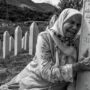 Copertina di  A Srebrenica ancora fosse da scavare e altri corpi senza un nome