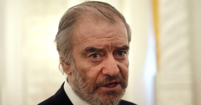 Direttore d’orchestra russo a Caserta, l’Ue “avvisa” De Luca: “Non va dato spazio ad artisti che sostengono Putin”