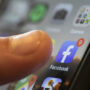 Copertina di Facebook dovrà pagare 9 milioni al gruppo Gedi per aver usato i suoi contenuti giornalistici