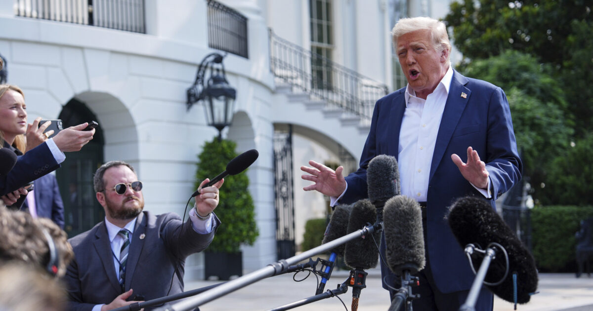Trump ribalta il tavolo dei negoziati. “Per l’Ue dazi del 30% a partire dal primo agosto” Trump ribalta il tavolo dei negoziati. “Per l’Ue dazi del 30% a partire dal primo agosto”