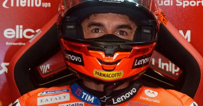 MotoGp Germania, pole di Marc Marquez sotto la pioggia: grande qualifica di Bezzecchi, male Bagnaia