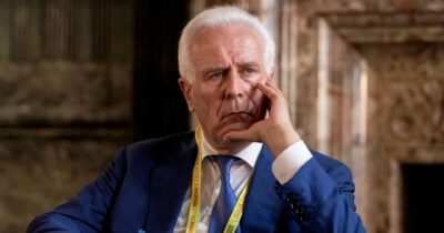 Copertina di Il blitz di Giani al convegno del Pd, la segretaria furiosa: “Nulla è chiuso”