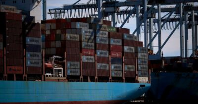 Copertina di La scure cala anche su Messico, Canada &C.