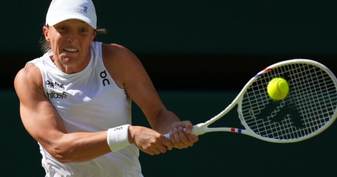 Wimbledon, spettacolo terribile nella finale femminile: Swiatek vince 6-0 6-0