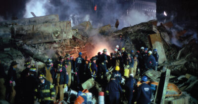 Copertina di “Mai dimenticherò quell’uomo senza gambe a Ground Zero. L’India? Ci sono foto che non ricordo di aver scattato”: la Leica compie 100 anni, i racconti di Steve McCurry e Joel Meyerowitz