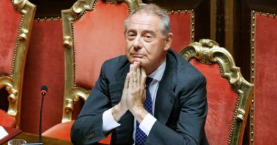 Copertina di Urso sui dazi Usa: “Trump alza la posta ma l’Ue non deve varare ritorsioni”. E attacca il Green deal