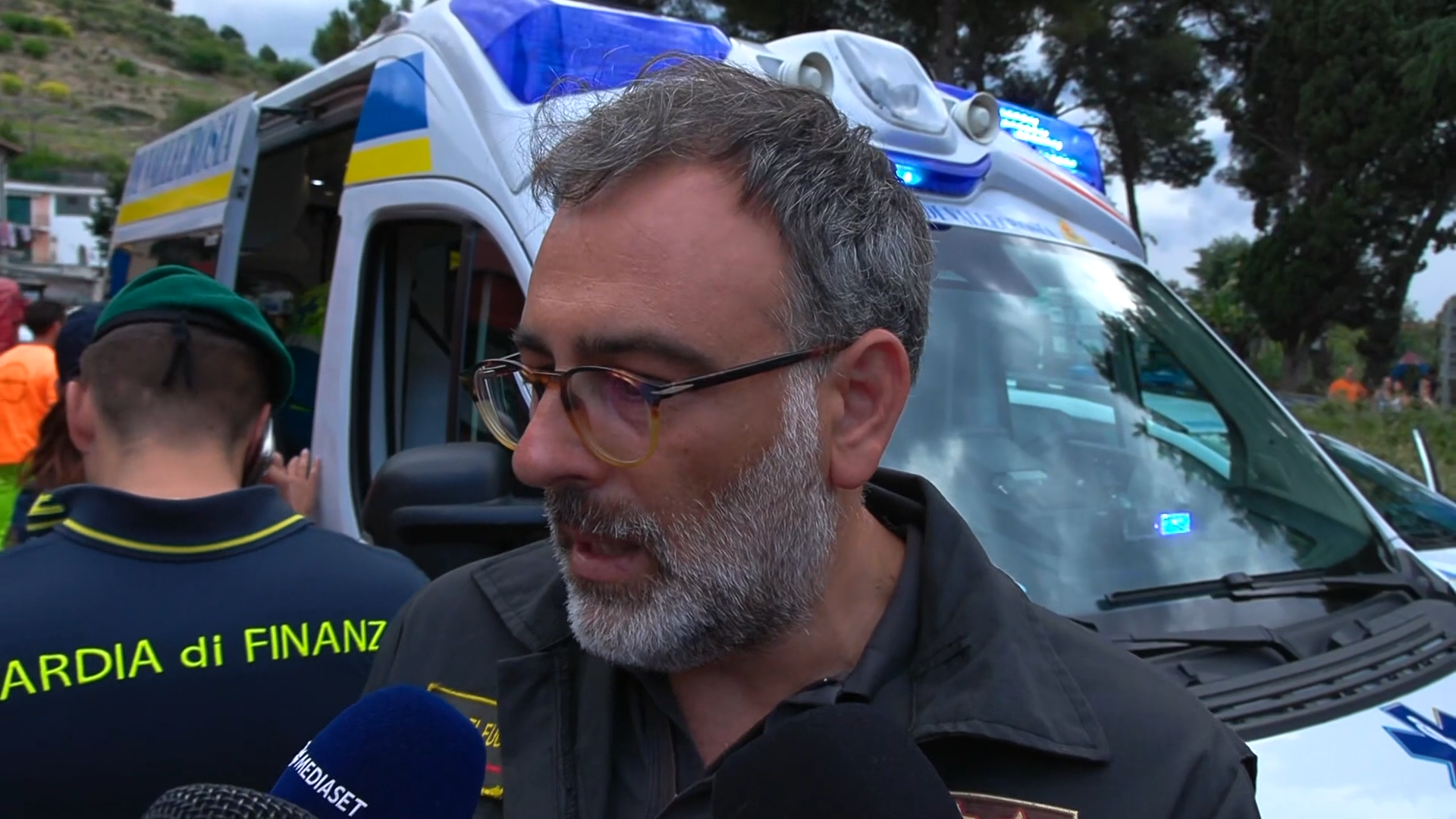 Ritrovato il bambino scomparso a Ventimiglia, la commozione del vigile del fuoco: “Ci abbiamo creduto” – Video Ritrovato il bambino scomparso a Ventimiglia, la commozione del vigile del fuoco: “Ci abbiamo creduto” – Video