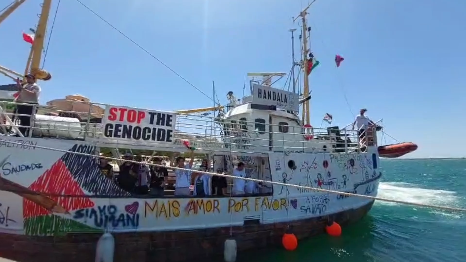 Freedom Flotilla, la nave Handala parte da Siracusa diretta a Gaza con aiuti umanitari – Video