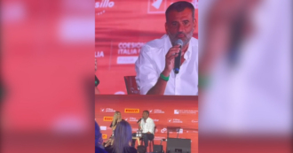 Copertina di Decaro: “Candidarmi in Puglia? Per me Emiliano è come un padre, ma suoi i figli ora sono un po’ inflazionati”