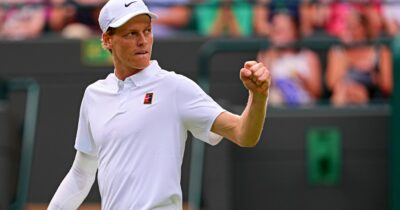 Copertina di Wimbledon, diretta – Sinner è avanti anche nel quarto set: Alcaraz prova a reagire per rientrare nel match